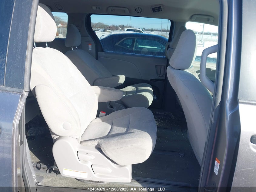 5TDZK3DC6FS625547 2015 TOYOTA SIENNA photo no. 8