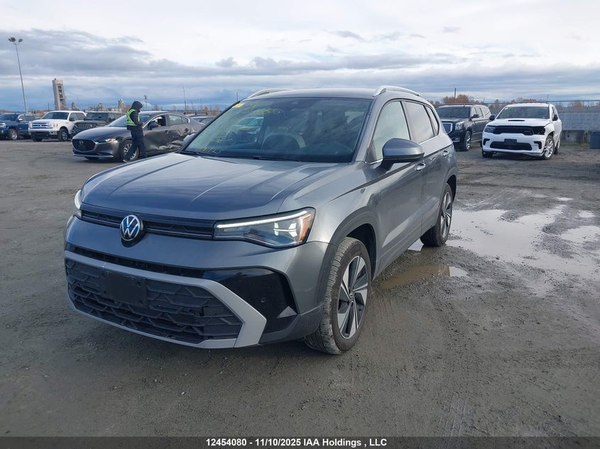 3VVUC7B21SM058085 2025 VOLKSWAGEN TAOS photo no. 2