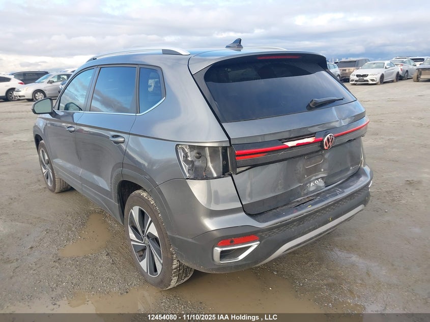 3VVUC7B21SM058085 2025 VOLKSWAGEN TAOS photo no. 3