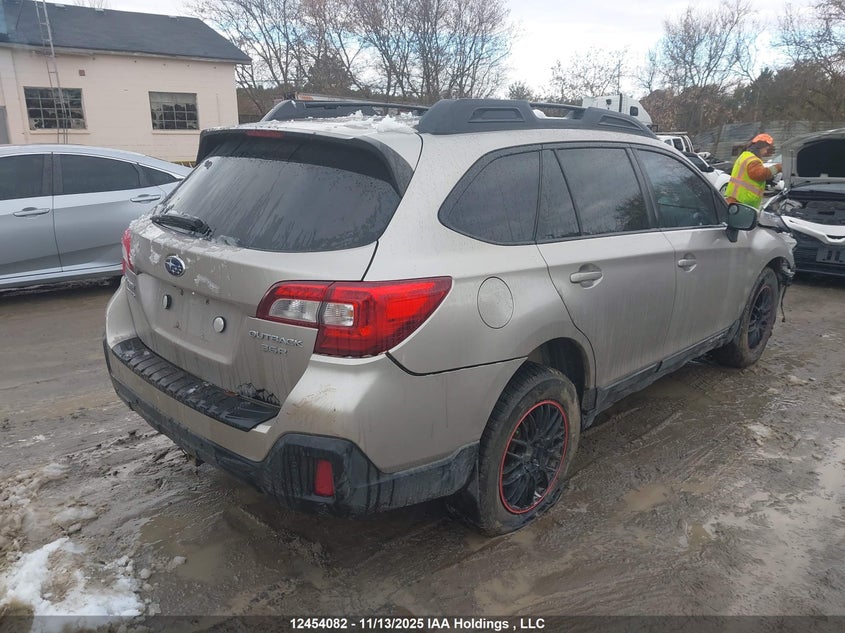 4S4BSFNC1J3359328 2018 SUBARU OUTBACK photo no. 4
