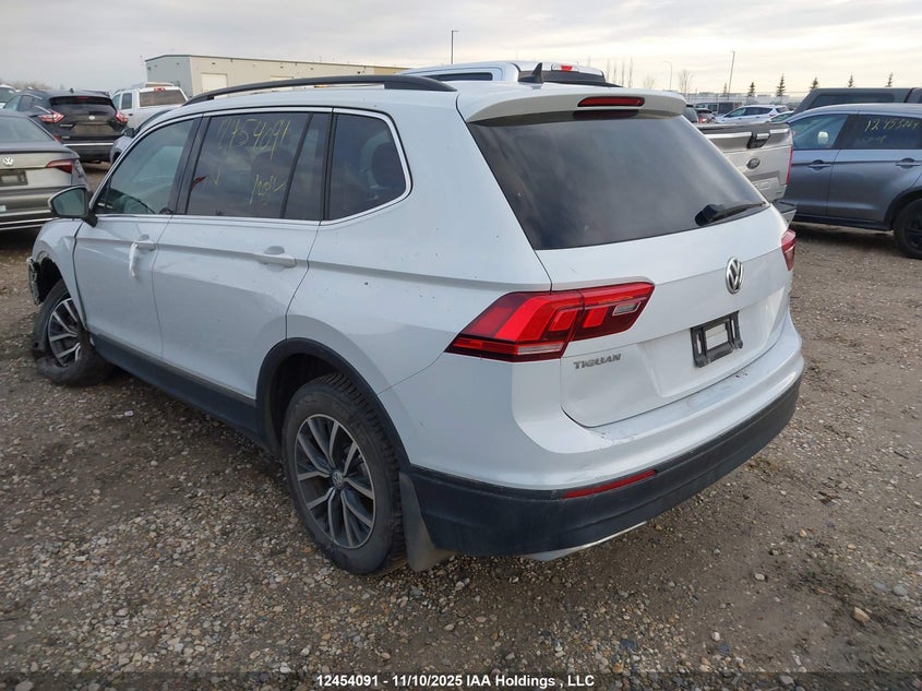 3VV2B7AXXJM172737 2018 VOLKSWAGEN TIGUAN photo no. 3