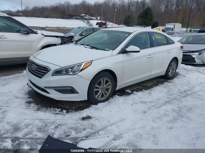 5NPE24AF3HH528110 2017 HYUNDAI SONATA photo no. 2