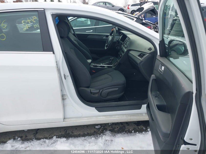 5NPE24AF3HH528110 2017 HYUNDAI SONATA photo no. 5