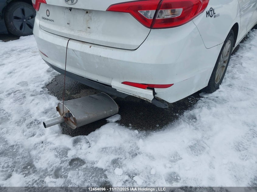 5NPE24AF3HH528110 2017 HYUNDAI SONATA photo no. 6
