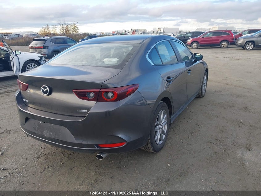 JM1BPACM2S1793534 2025 MAZDA 3 photo no. 4