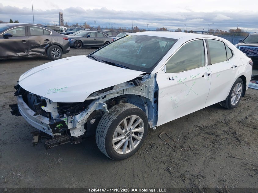 4T1G11AK2RU884249 2024 TOYOTA CAMRY photo no. 2
