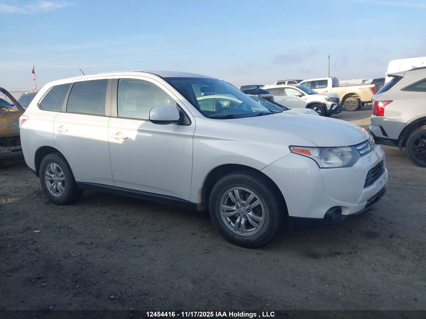 2014 Mitsubishi Outlander Es VIN: JA4AZ2A3XEZ605493 Lot: 12454416