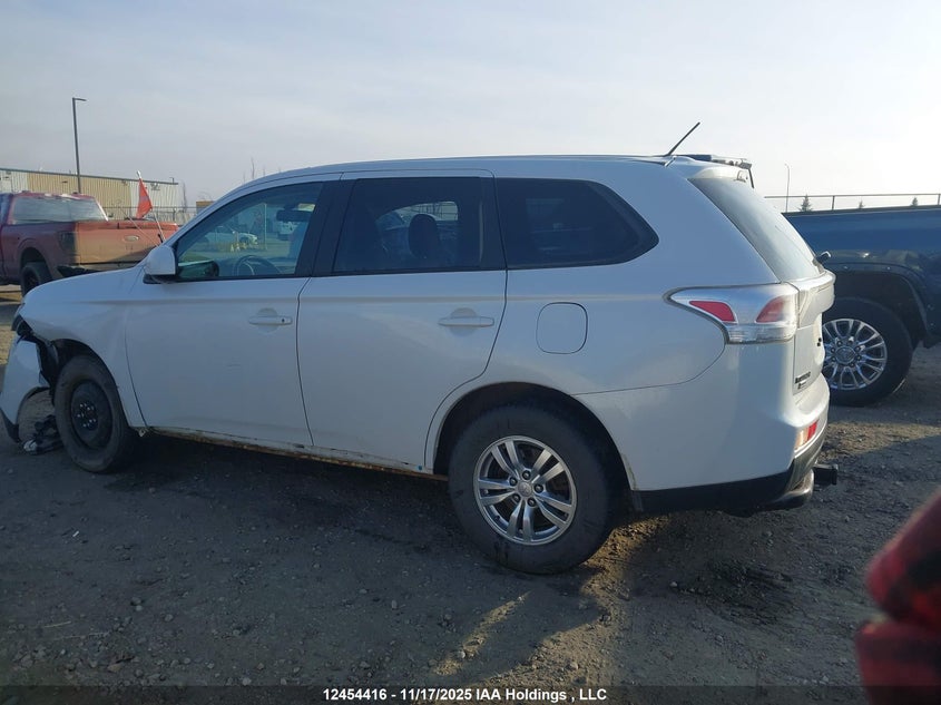 2014 Mitsubishi Outlander Es VIN: JA4AZ2A3XEZ605493 Lot: 12454416