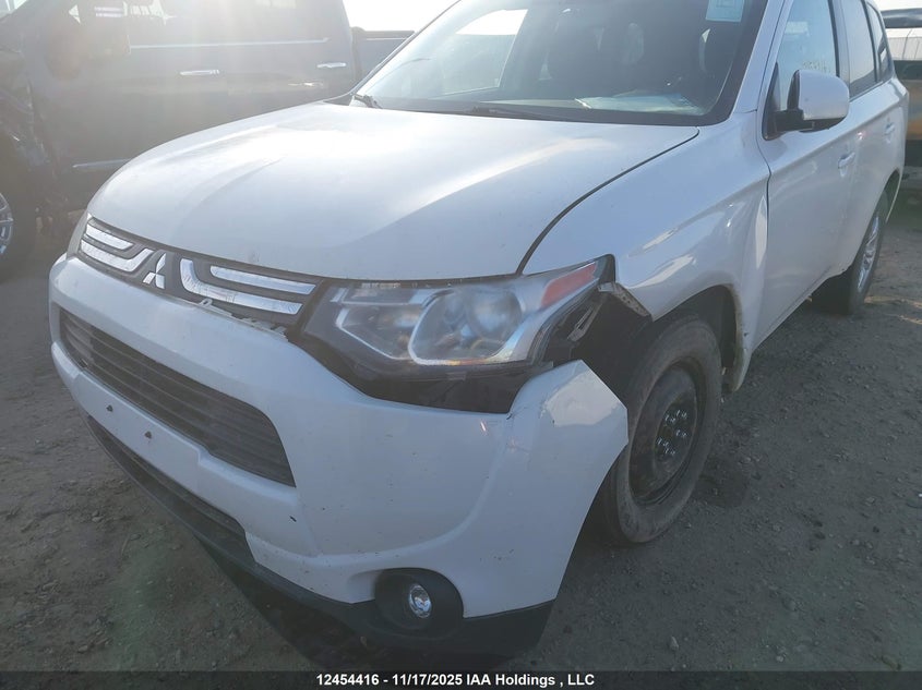 2014 Mitsubishi Outlander Es VIN: JA4AZ2A3XEZ605493 Lot: 12454416