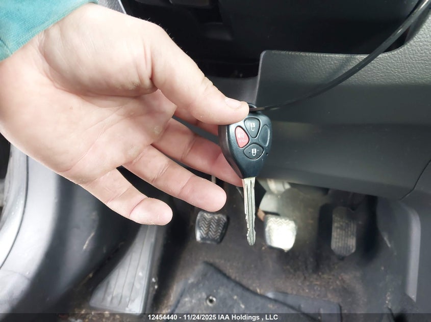 2010 Toyota Matrix VIN: 2T1KU4EE2AC490800 Lot: 12454440