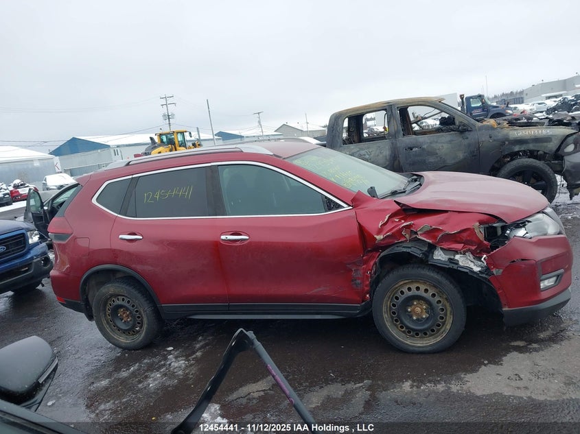 5N1AT2MV1JC717600 2018 NISSAN ROGUE photo no. 13