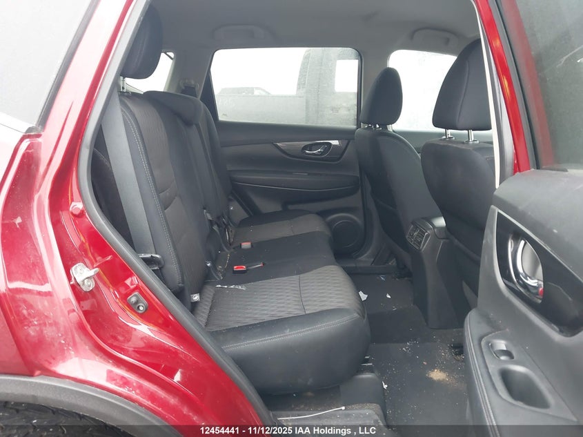 5N1AT2MV1JC717600 2018 NISSAN ROGUE photo no. 8