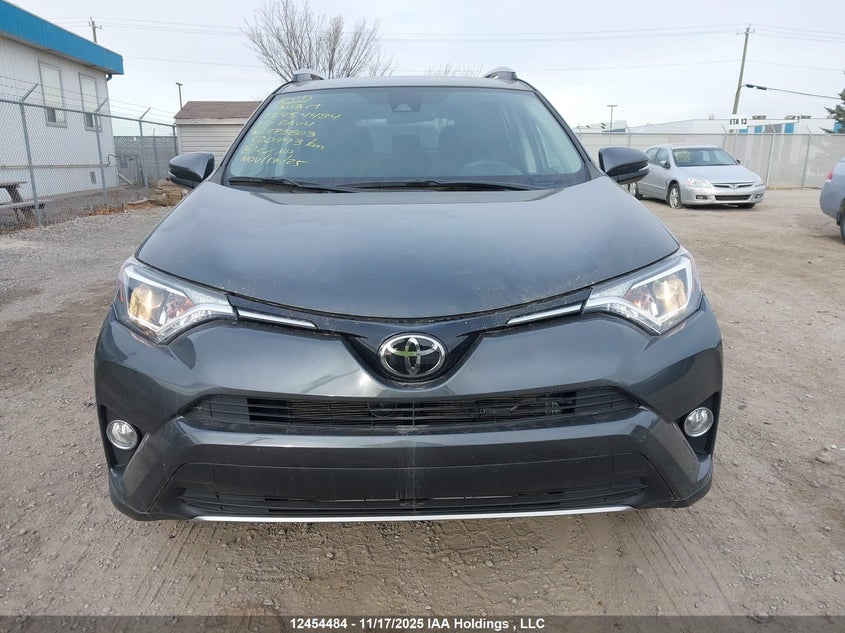 2T3RFREV5JW773803 2018 TOYOTA RAV 4 photo no. 13