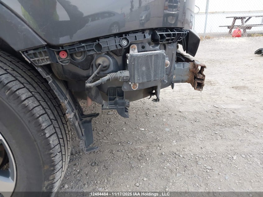 2T3RFREV5JW773803 2018 TOYOTA RAV 4 photo no. 19