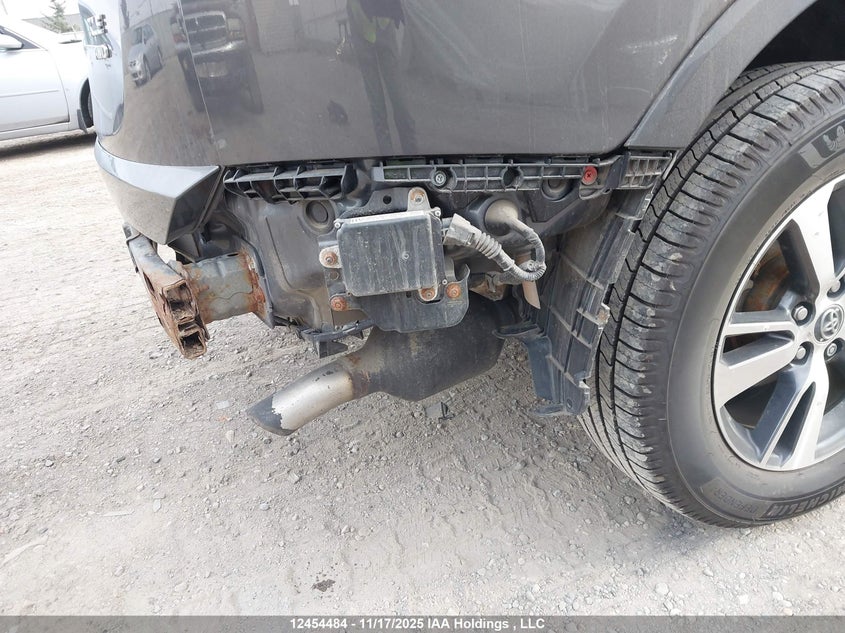 2T3RFREV5JW773803 2018 TOYOTA RAV 4 photo no. 21