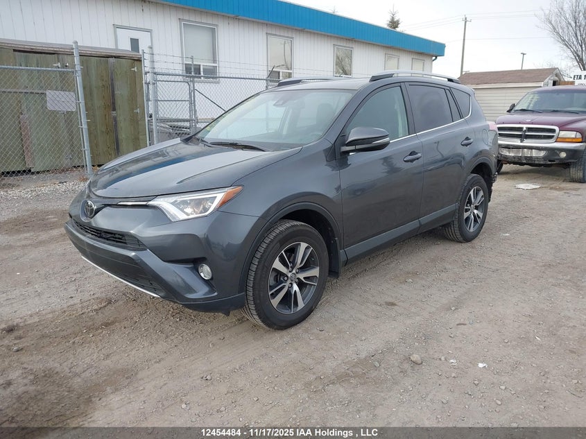 2T3RFREV5JW773803 2018 TOYOTA RAV 4 photo no. 2