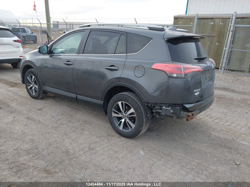 2T3RFREV5JW773803 2018 TOYOTA RAV 4 photo no. 3