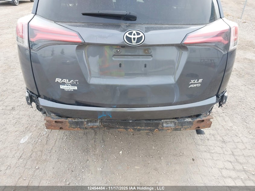 2T3RFREV5JW773803 2018 TOYOTA RAV 4 photo no. 6