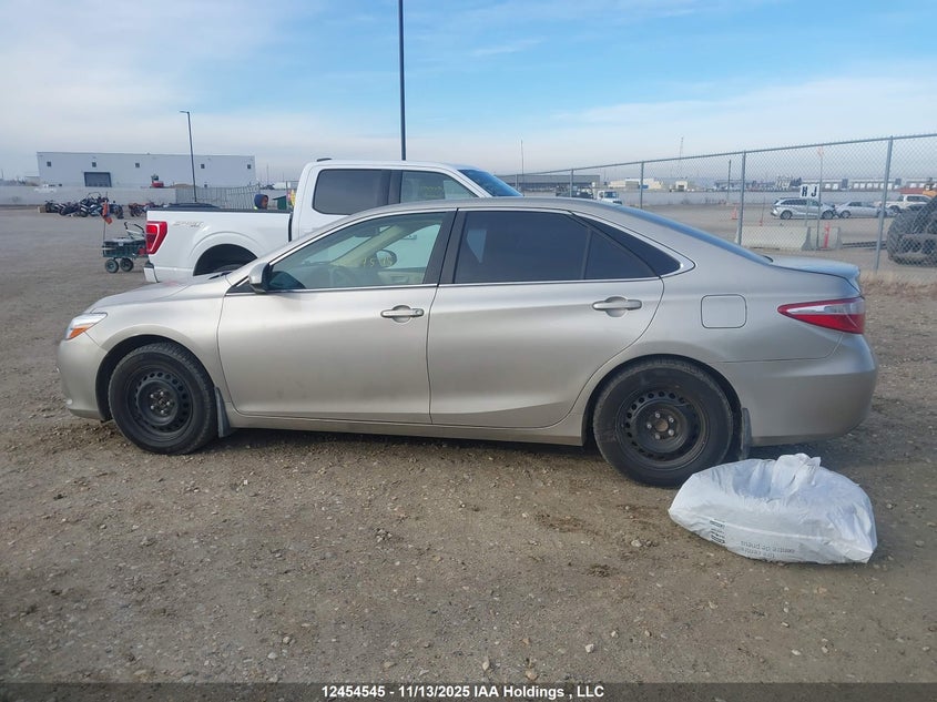 2015 Toyota Camry Hybrid Le VIN: 4T1BD1FK5FU161551 Lot: 12454545