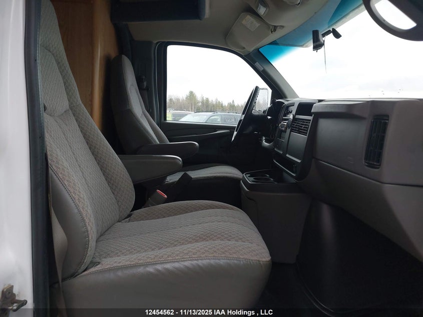 1GDHG31V551175318 2005 GMC SAVANA photo no. 8