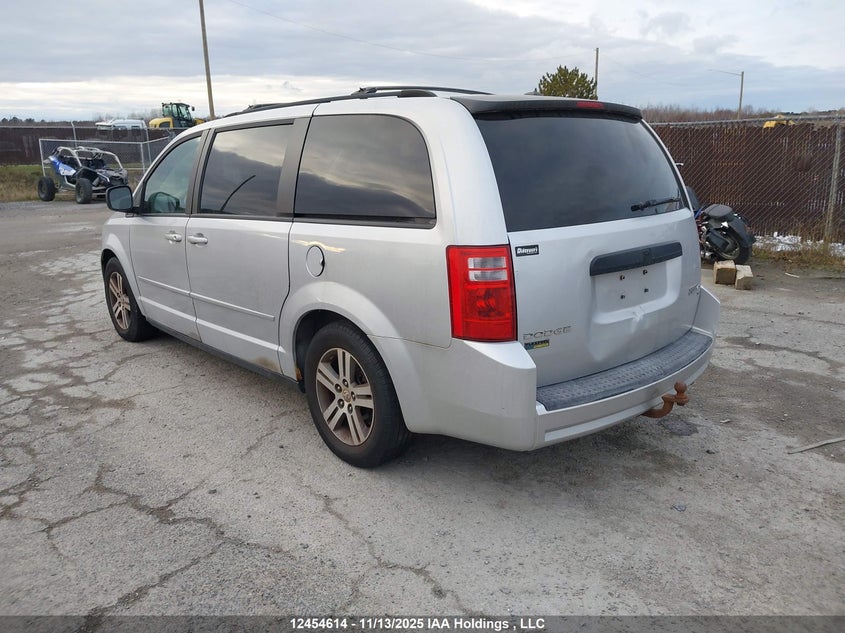 2D4RN4DE2AR175611 2010 DODGE CARAVAN photo no. 3