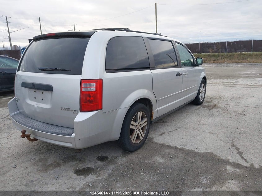 2D4RN4DE2AR175611 2010 DODGE CARAVAN photo no. 4