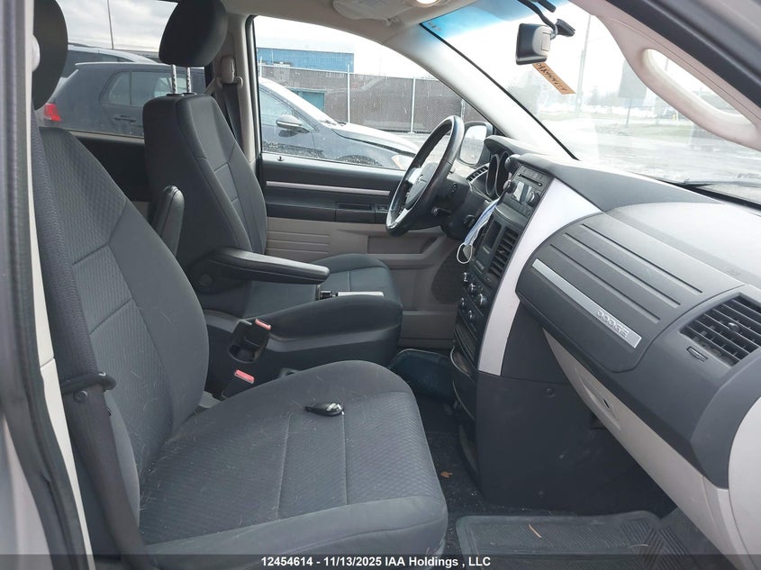 2D4RN4DE2AR175611 2010 DODGE CARAVAN photo no. 5