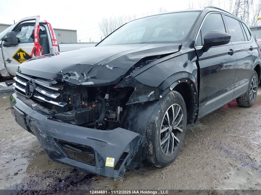 2018 Volkswagen Tiguan Comfortline VIN: 3VV2B7AX2JM013985 Lot: 12454681