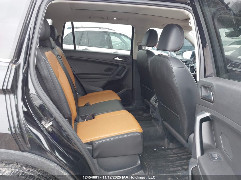 2018 Volkswagen Tiguan Comfortline VIN: 3VV2B7AX2JM013985 Lot: 12454681