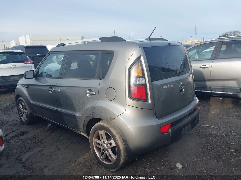 2011 Kia Soul 2.0L 2U/2.0L 4U/2.0L 4U Burner/2.0L 4U Luxury/2.0L 4U Retro/2.0L 4U Sx VIN: KNDJT2A29B7333959 Lot: 12454708