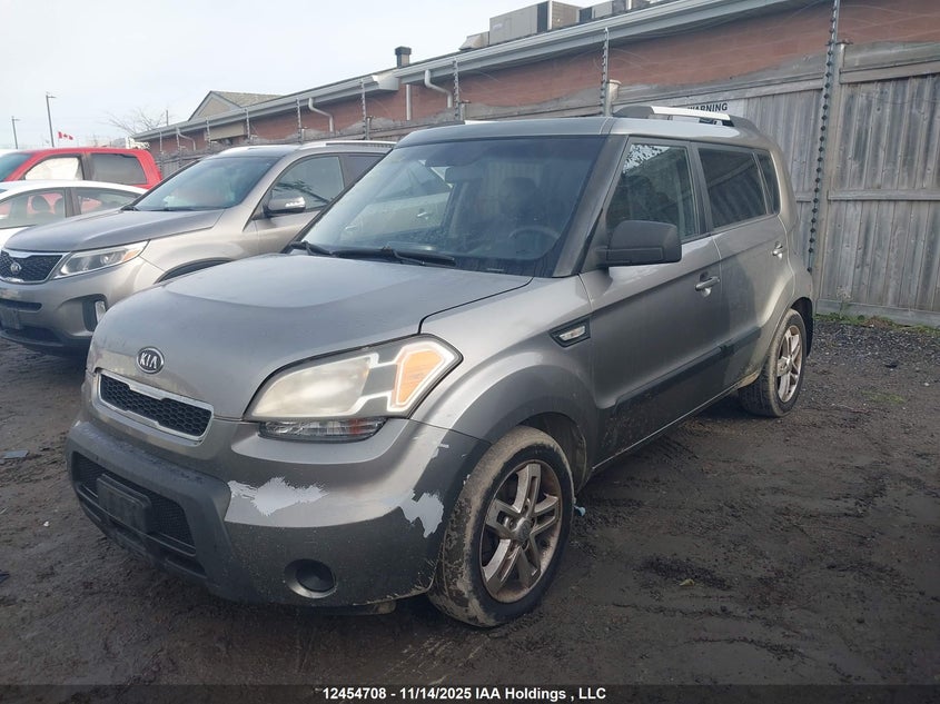 KNDJT2A29B7333959 2011 KIA SOUL photo no. 2