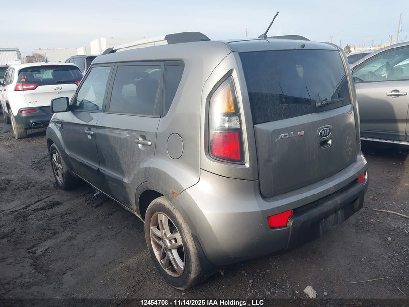 KNDJT2A29B7333959 2011 KIA SOUL photo no. 3