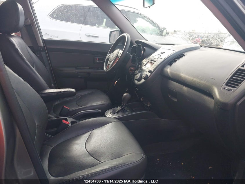 KNDJT2A29B7333959 2011 KIA SOUL photo no. 5