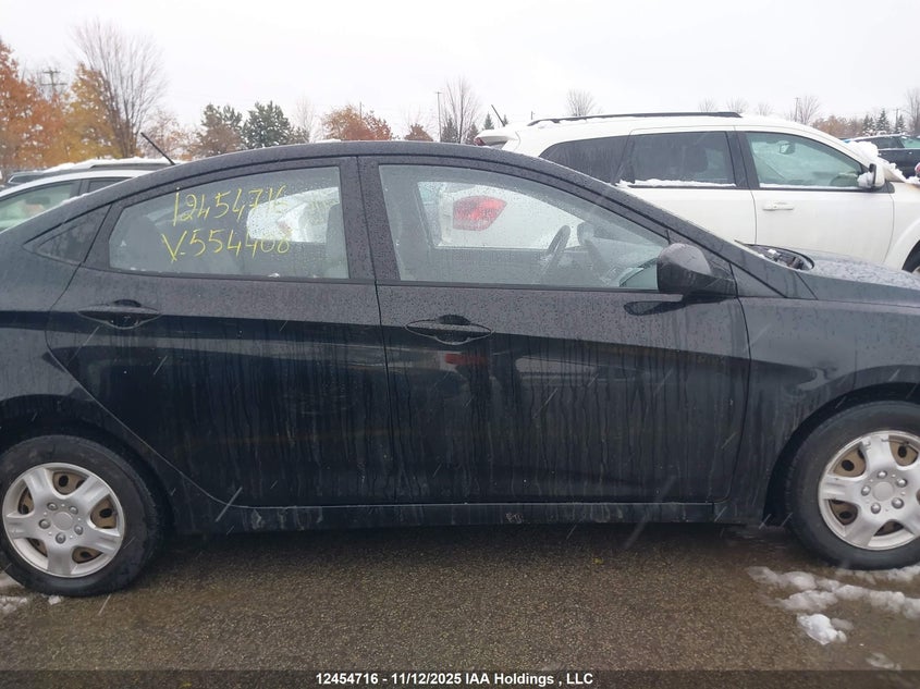 2013 Hyundai Accent Gls/Gs VIN: KMHCT4AE5DU554408 Lot: 12454716