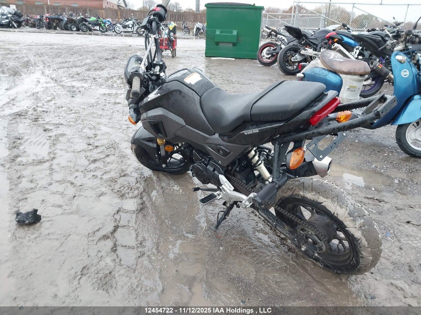 MLHJC7520J5000256 2018 HONDA GROM photo no. 3
