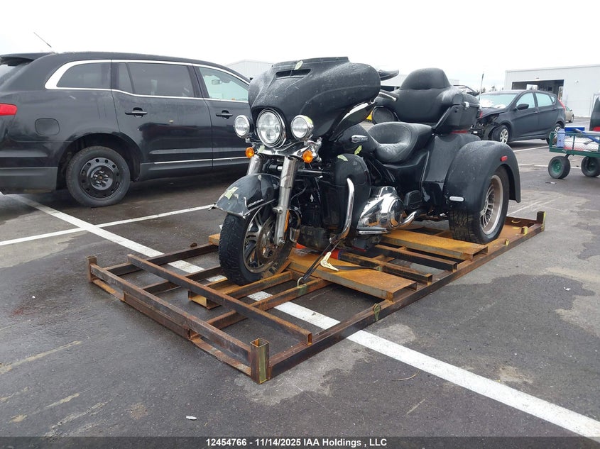 5HD1MAF32MB850889 2021 HARLEY-DAVIDSON TRI GLIDE ULTRA photo no. 2
