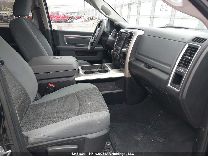 1C6RR7GG2KS687098 2019 RAM 1500 photo no. 5