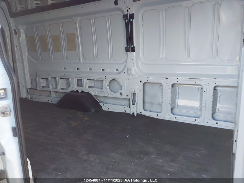 2023 Ford Transit-250 Cargo VIN: 1FTBR3X84PKB10639 Lot: 12454807