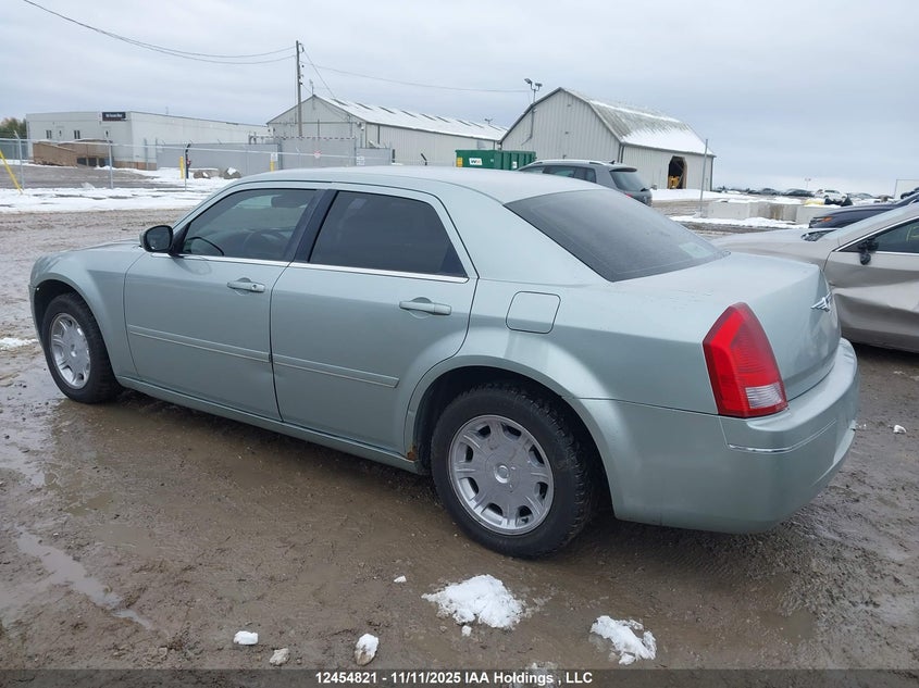 2C3AA53G85H528559 2005 CHRYSLER 300 photo no. 3