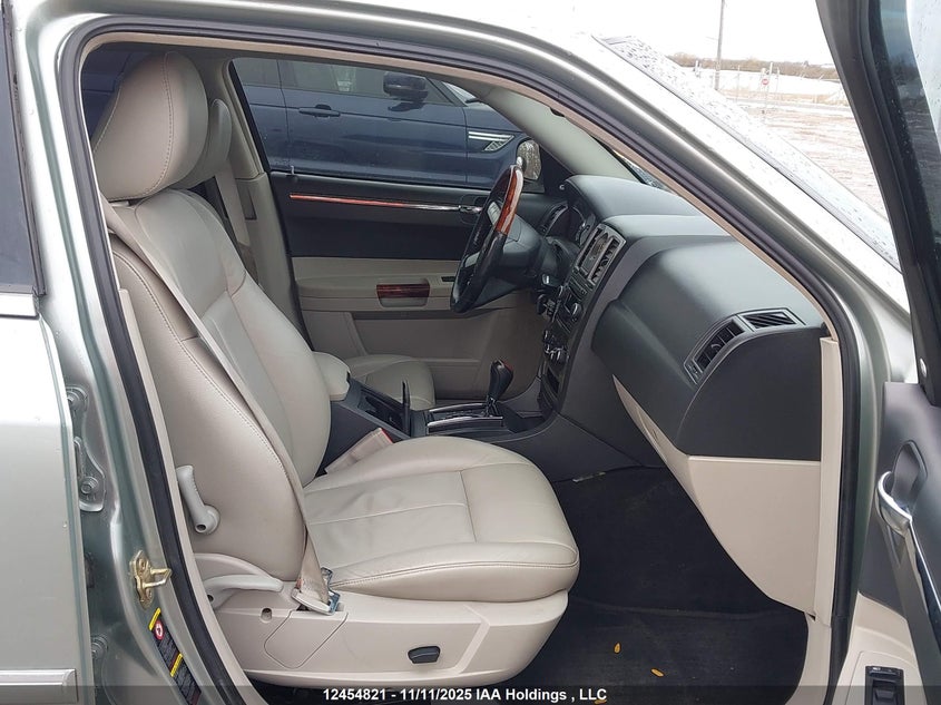 2C3AA53G85H528559 2005 CHRYSLER 300 photo no. 5