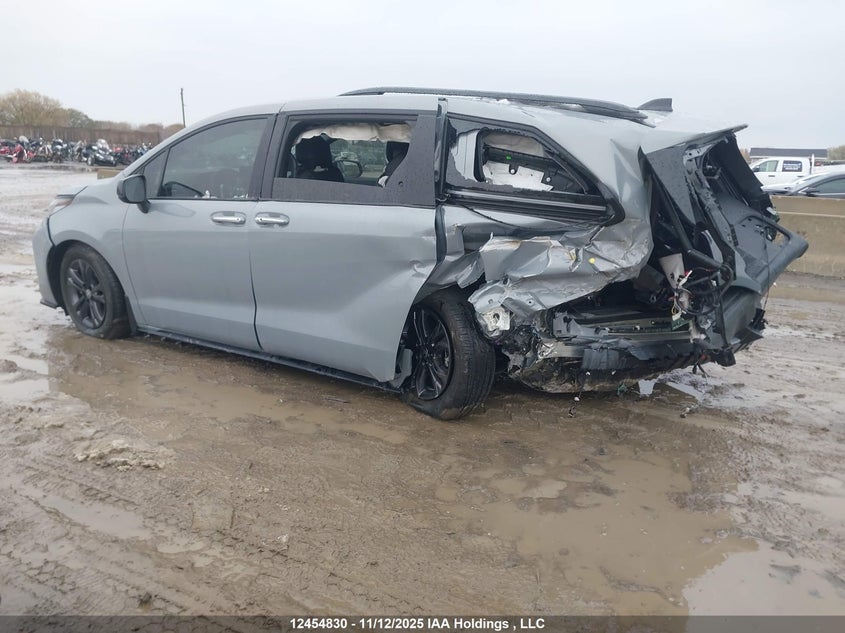 5TDGSKFC2SS204126 2025 TOYOTA SIENNA photo no. 3
