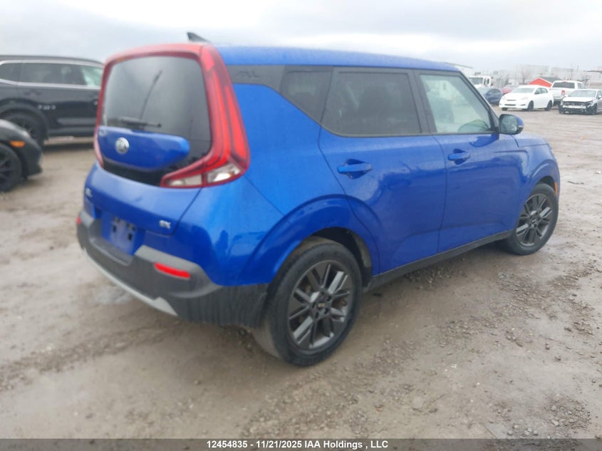 KNDJ33AU8L7113611 2020 KIA SOUL photo no. 4