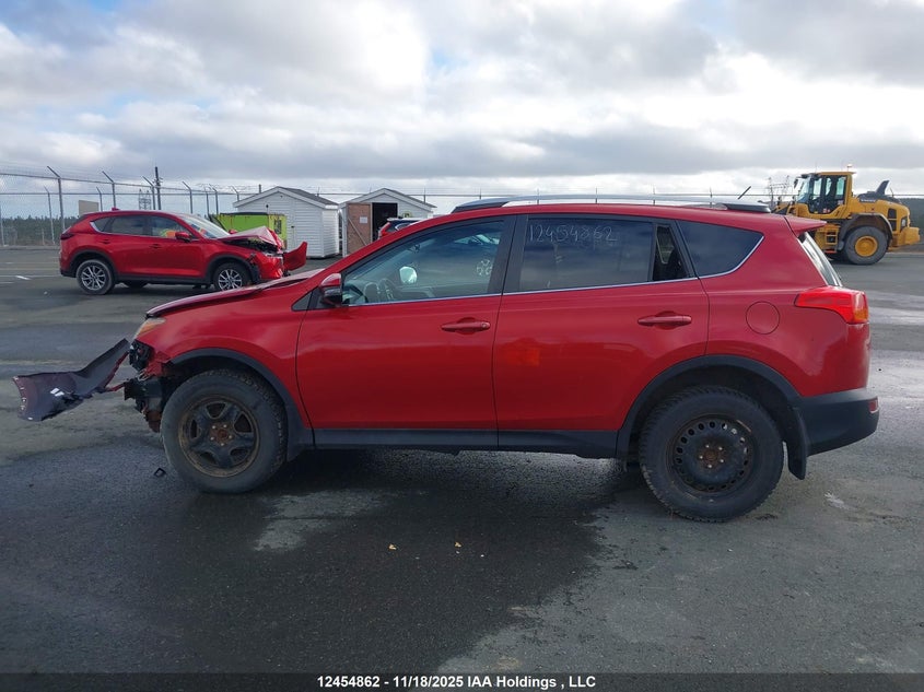 2T3ZFREV9FW138283 2015 TOYOTA RAV 4 photo no. 14