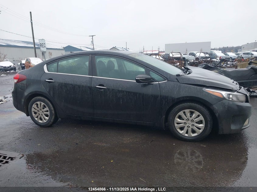 3KPFL4A86JE195401 2018 KIA FORTE photo no. 14
