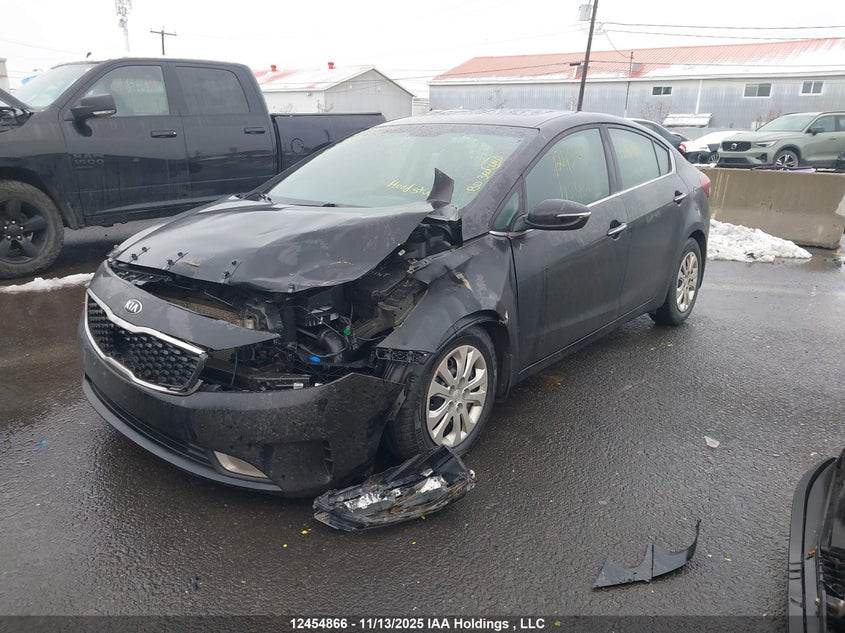 3KPFL4A86JE195401 2018 KIA FORTE photo no. 2