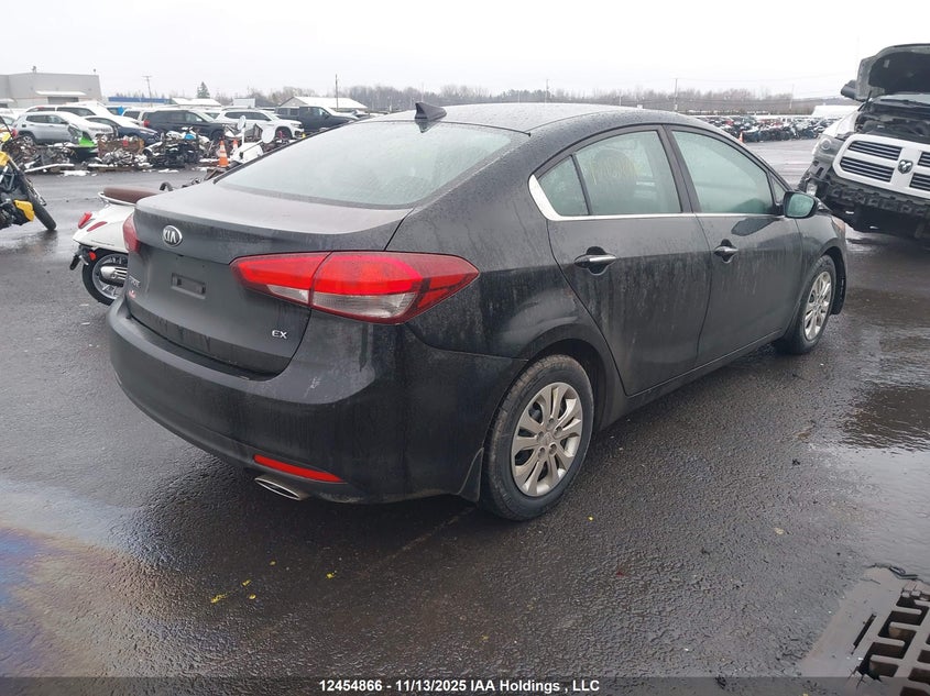 3KPFL4A86JE195401 2018 KIA FORTE photo no. 4