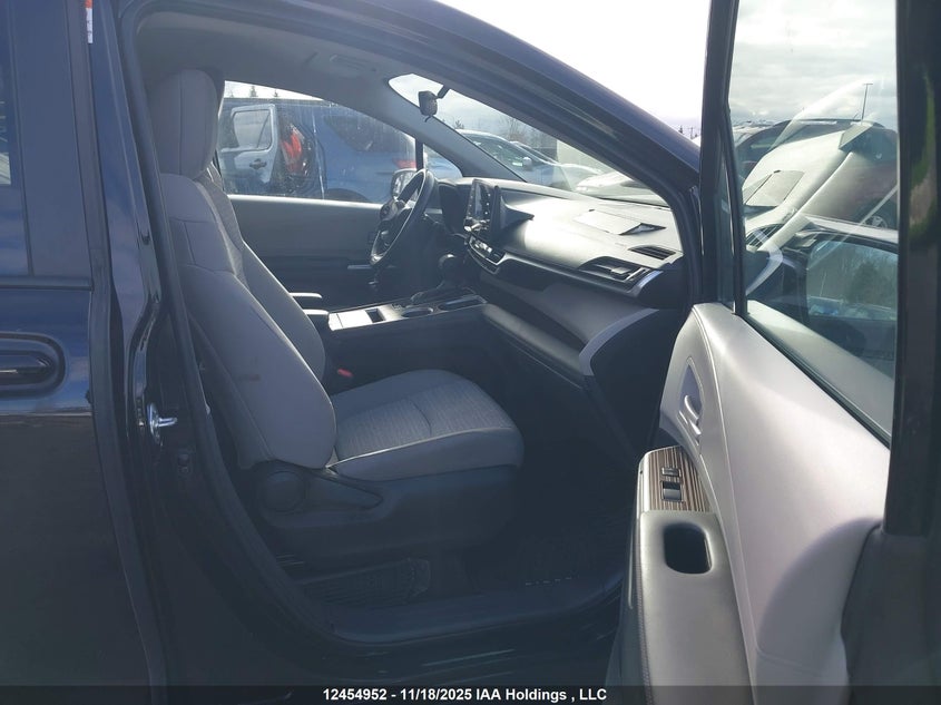 5TDGRKEC4NS131925 2022 TOYOTA SIENNA photo no. 5