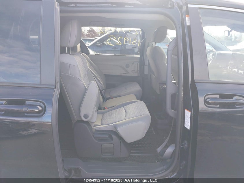 2022 Toyota Sienna Le 8-Passenger VIN: 5TDGRKEC4NS131925 Lot: 12454952