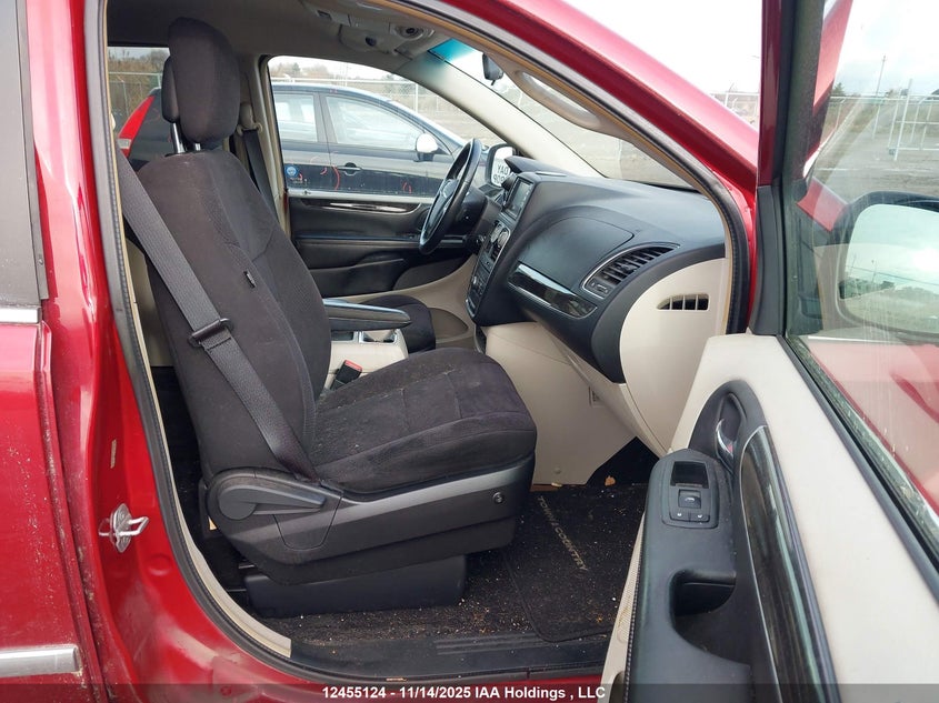 2A4RR5DG2BR603875 2011 CHRYSLER TOWN & COUNTRY photo no. 5