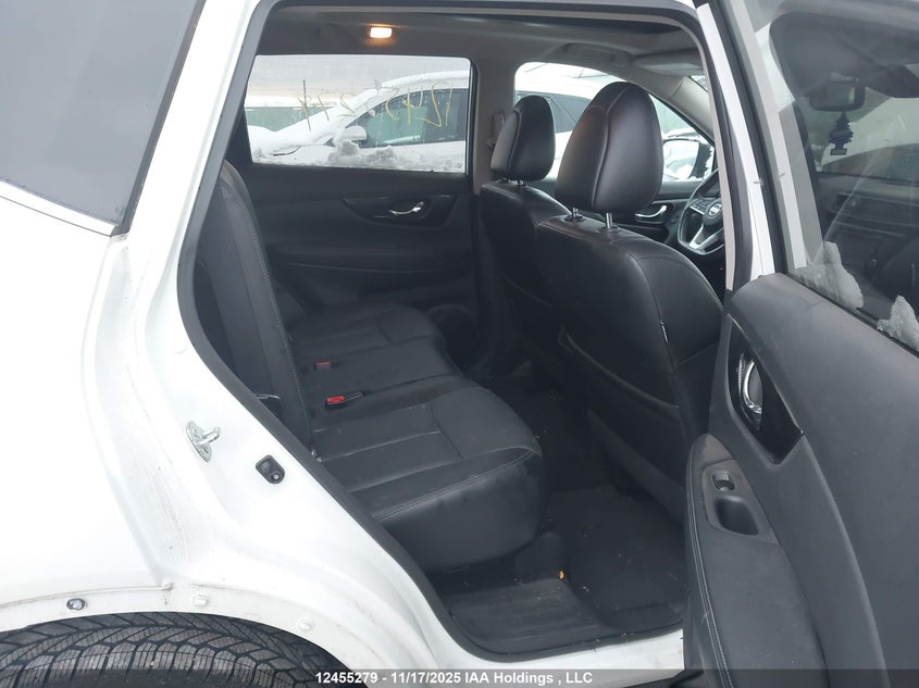 5N1AT2MV8HC740088 2017 NISSAN ROGUE photo no. 8